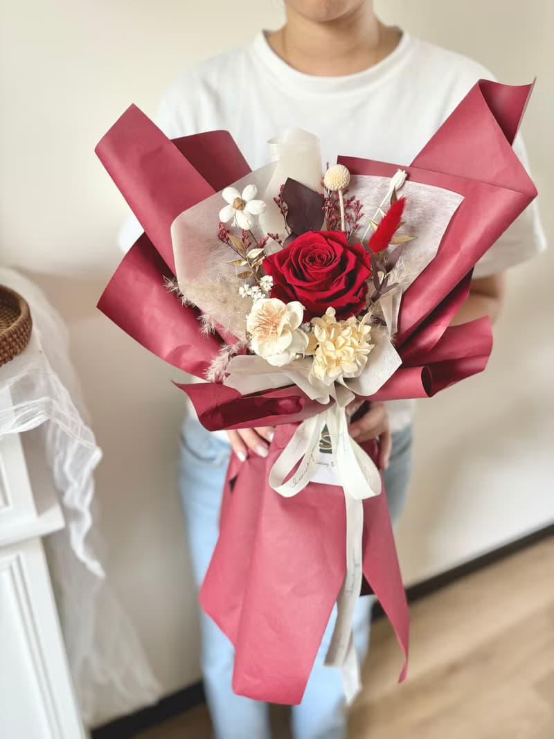 sueing_blossom  厄瓜多永生玫瑰告白花束 (M)