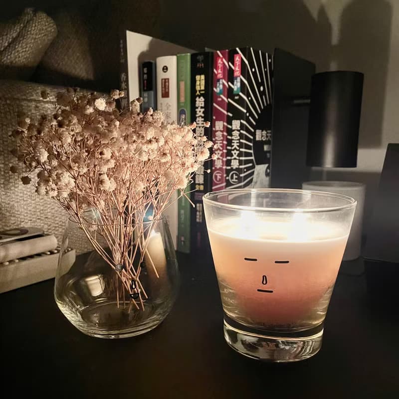 Emoji Candle for wrok 香氛心情蠟燭 奈奈 東方木質調