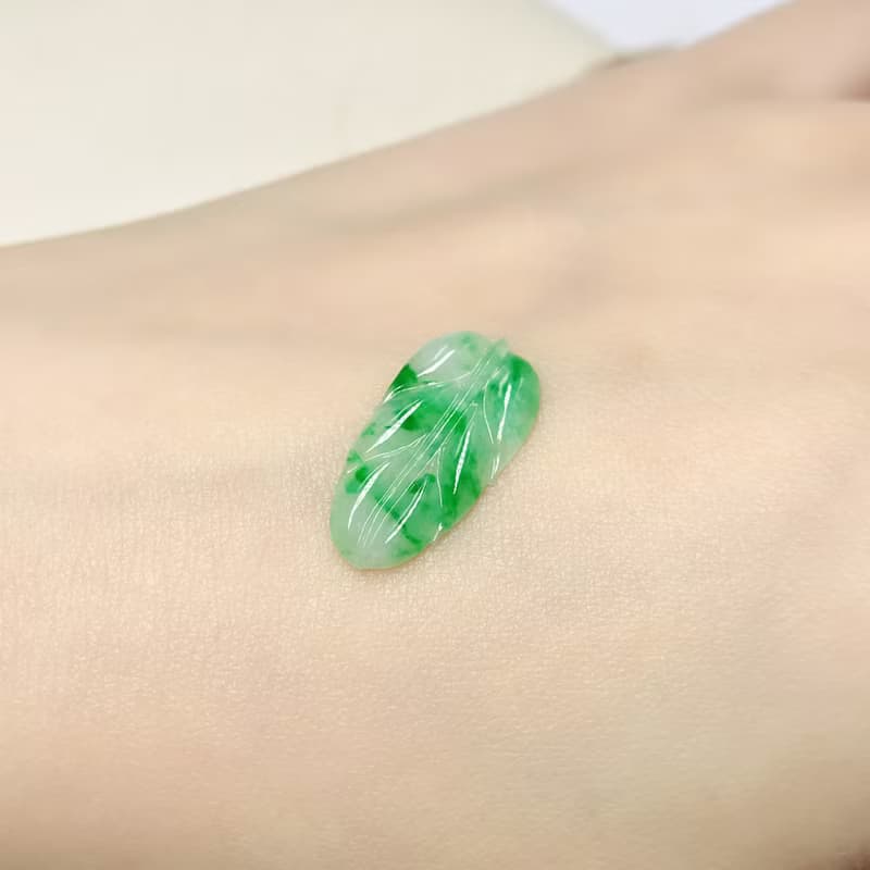 【一葉致富】冰飄陽綠翡翠葉子 | 天然緬甸A貨翡翠 | 送禮