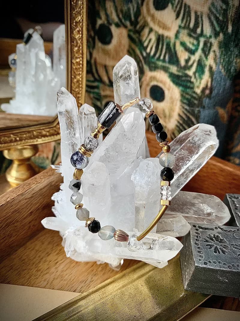 -疾疾.護法現身-天然水晶手鏈/黃銅手鍊