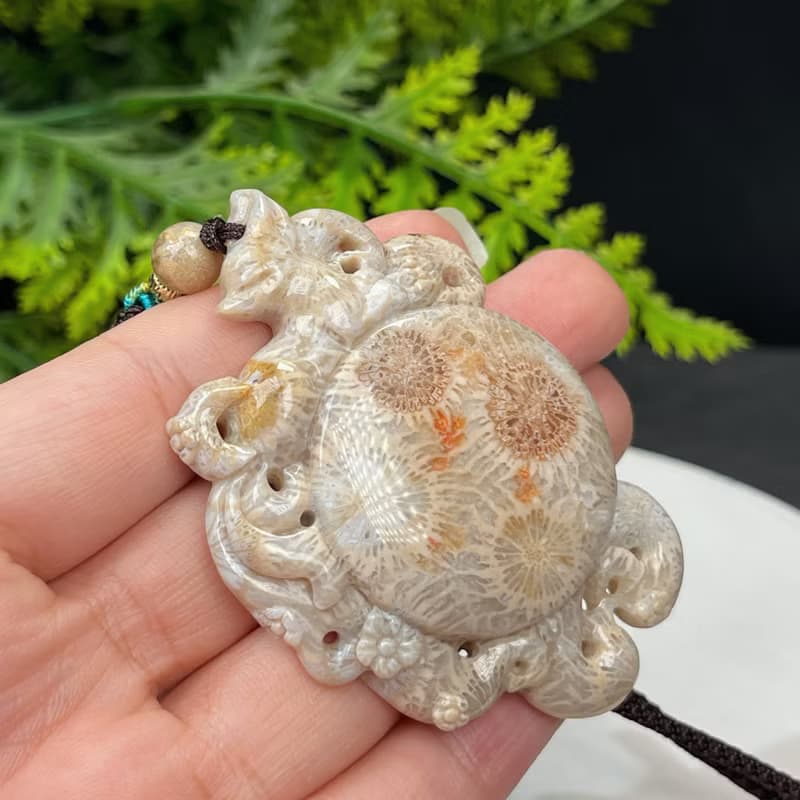 高品質珊瑚玉吊墜冰潤高瓷玉化贊比大花蟲洞手雕九尾狐愛情守護神