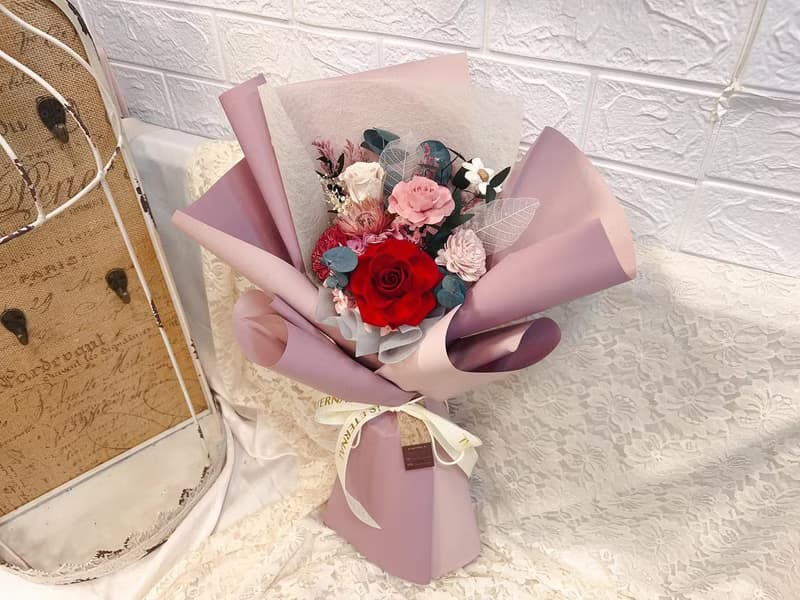 |莓果系|永生紅玫瑰花束