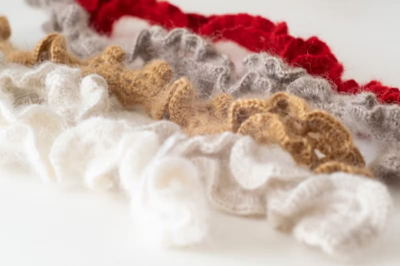 Openwork scarf for dolls, doll clothes, 娃娃衣服 针织围巾 给我女儿的礼物 人形 娃娃配件 娃娃 冬季服装