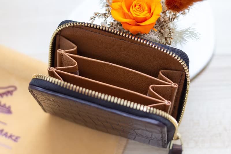 手工深朱古力啡色啞面鱷魚皮革拉鏈散紙銀包