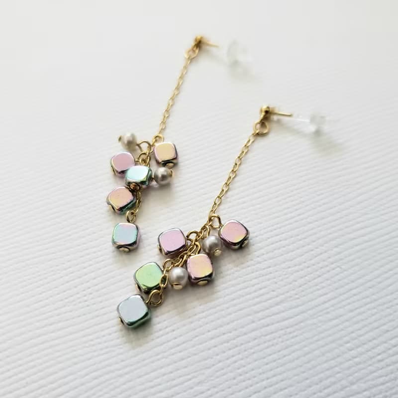 ヘマティーンと淡水パールのピアス or イヤリング