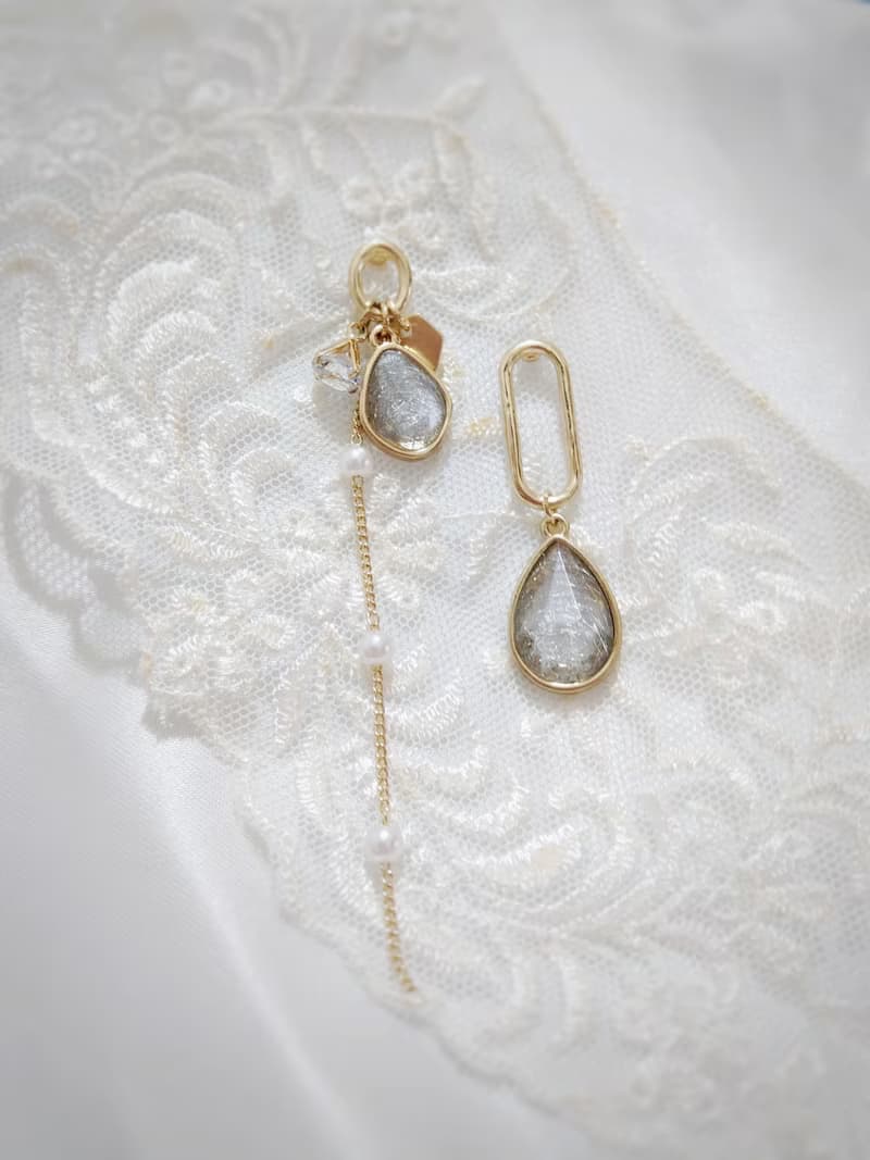 精靈之淚 耳環 耳飾 飾品 銀 S925 金 日系 氣質 水滴 銀絲 水晶