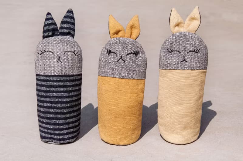動物收納包/筆袋/化妝包/筆盒/餐具袋/動物文具-手工刺繡兔子筆袋