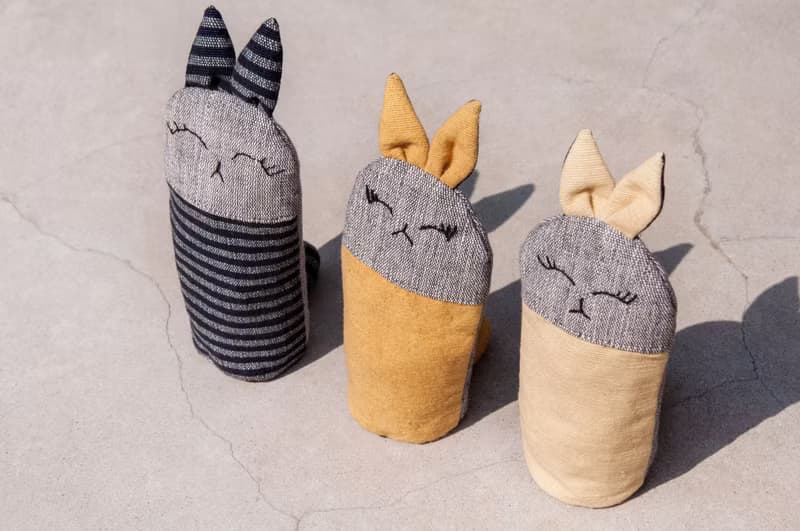 動物收納包/筆袋/化妝包/筆盒/餐具袋/動物文具-手工刺繡兔子筆袋