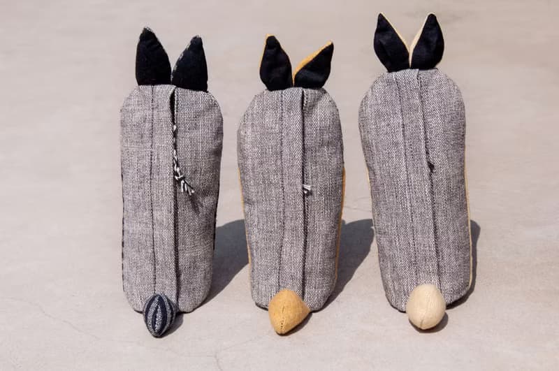 動物收納包/筆袋/化妝包/筆盒/餐具袋/動物文具-手工刺繡兔子筆袋