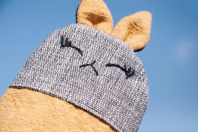 動物收納包/筆袋/化妝包/筆盒/餐具袋/動物文具-手工刺繡兔子筆袋