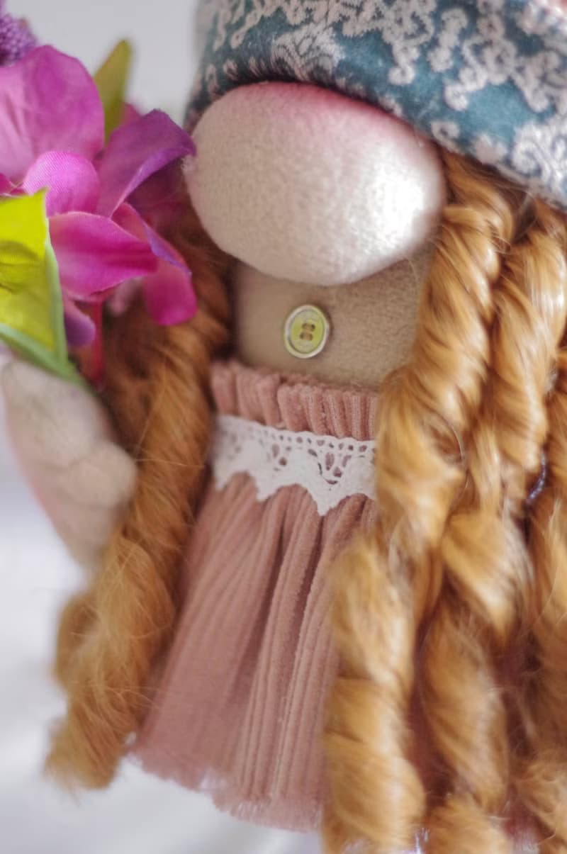 31公分北歐手工女孩侏儒芙蘿拉 – 花束與童話風格造型