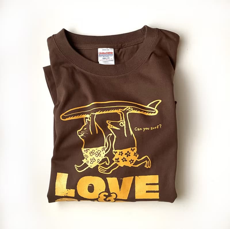 猫と青蛙のTシャツ　チョコレートブラウン　男女兼用