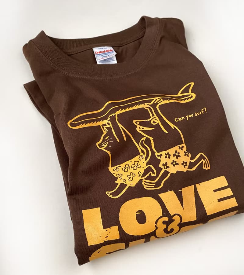 猫と青蛙のTシャツ　チョコレートブラウン　男女兼用