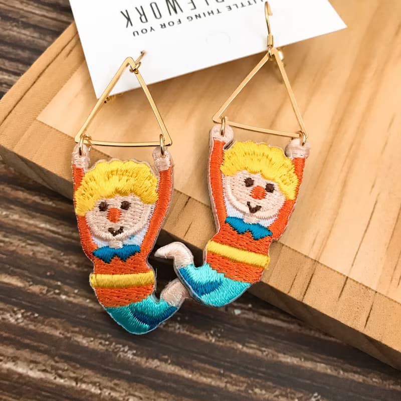 刺繡耳環 | 耳夾 / 耳勾 -空中飛人 | Littdlework