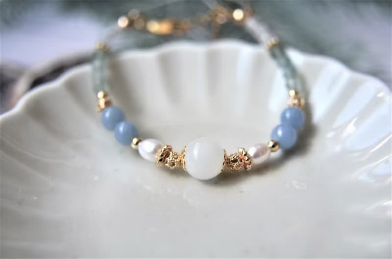 晴天 - 黃銅、天使石、螢石、淡水珍珠母乳飾品手鍊