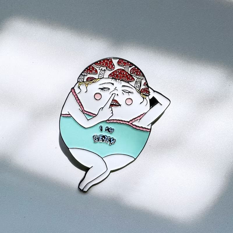I am sexy 豬鼻女 金屬徽章