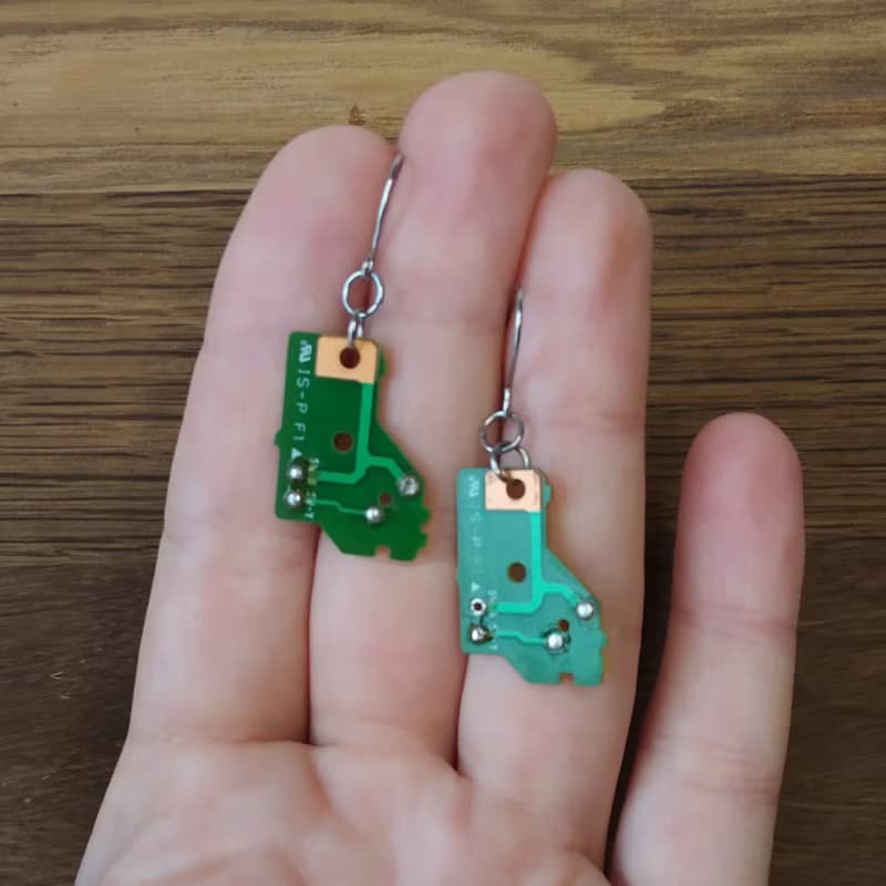 綠色電路板耳環。 男士或女士賽博朋克耳環