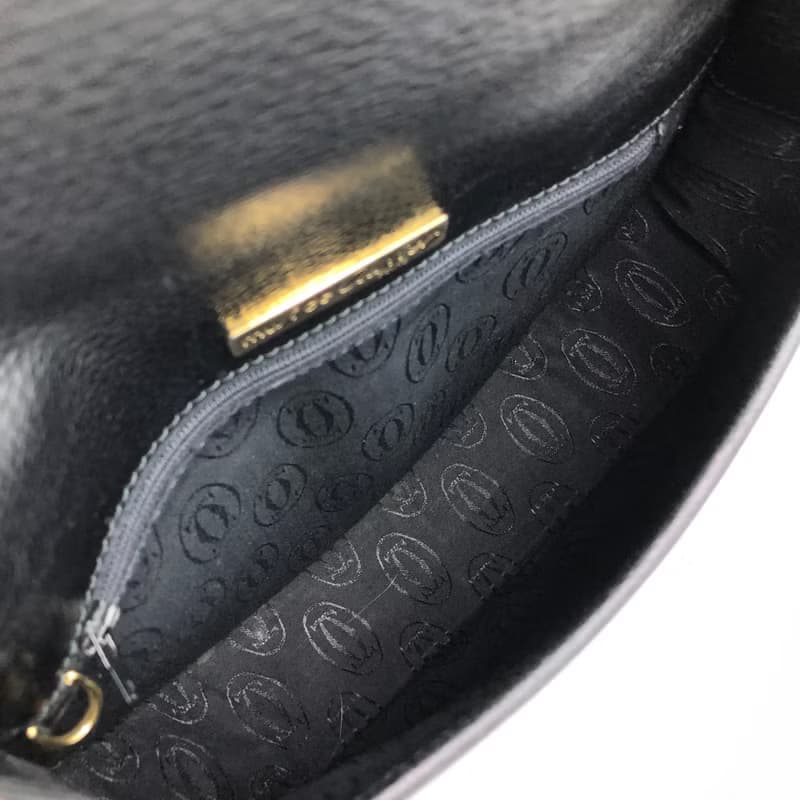 【 日本直送　名牌中古包 】Cartier カルティエ ショルダーバッグ ブラック レザー フラップ vintage ヴィンテージ オールド b4tb6c