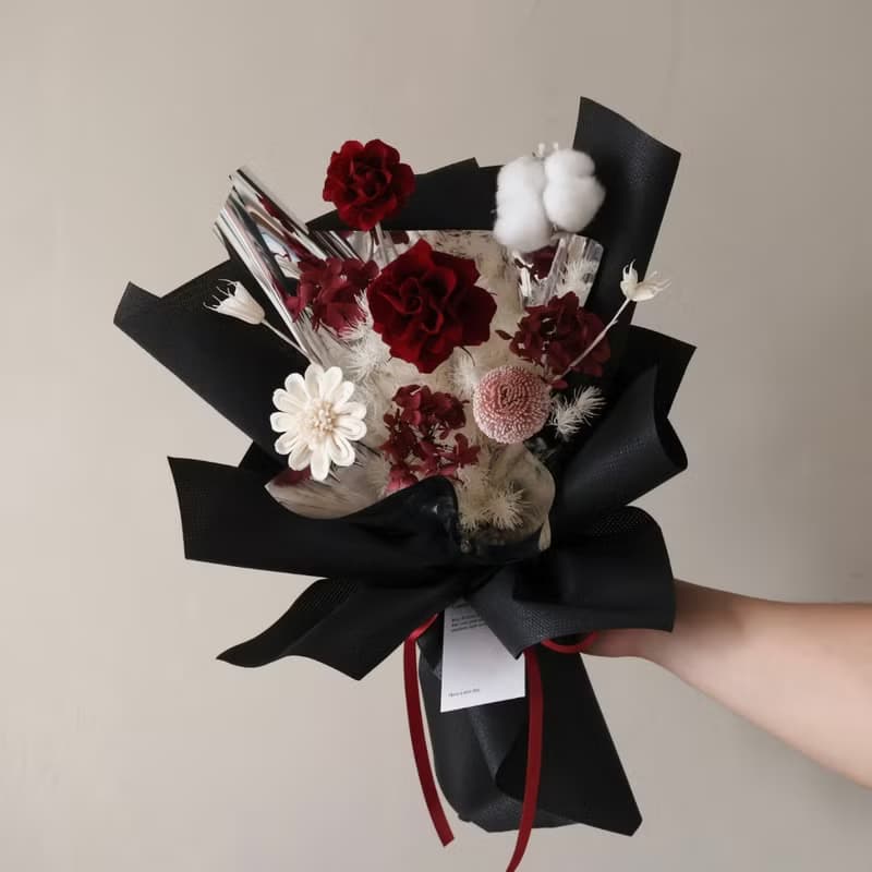 小眾質感 個性黑紅花束 永生花束 情人節花束