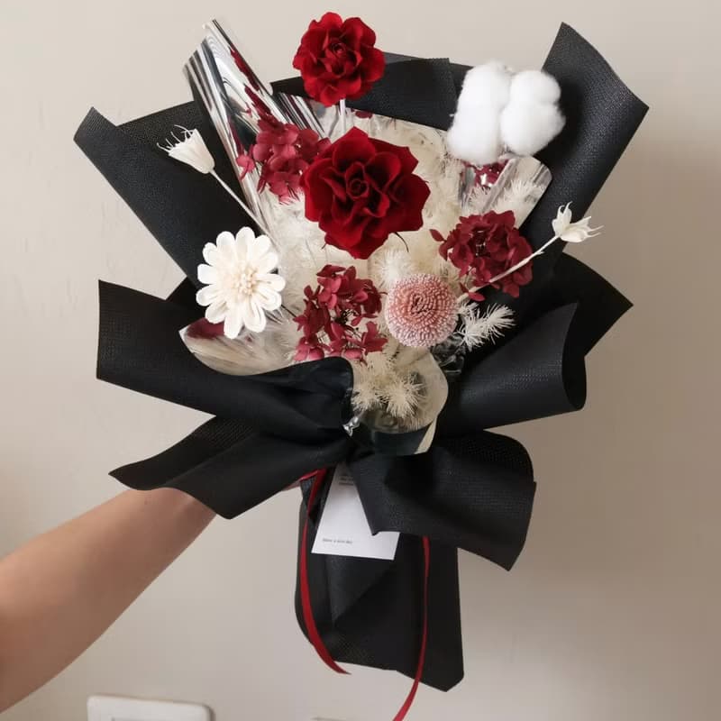小眾質感 個性黑紅花束 永生花束 情人節花束