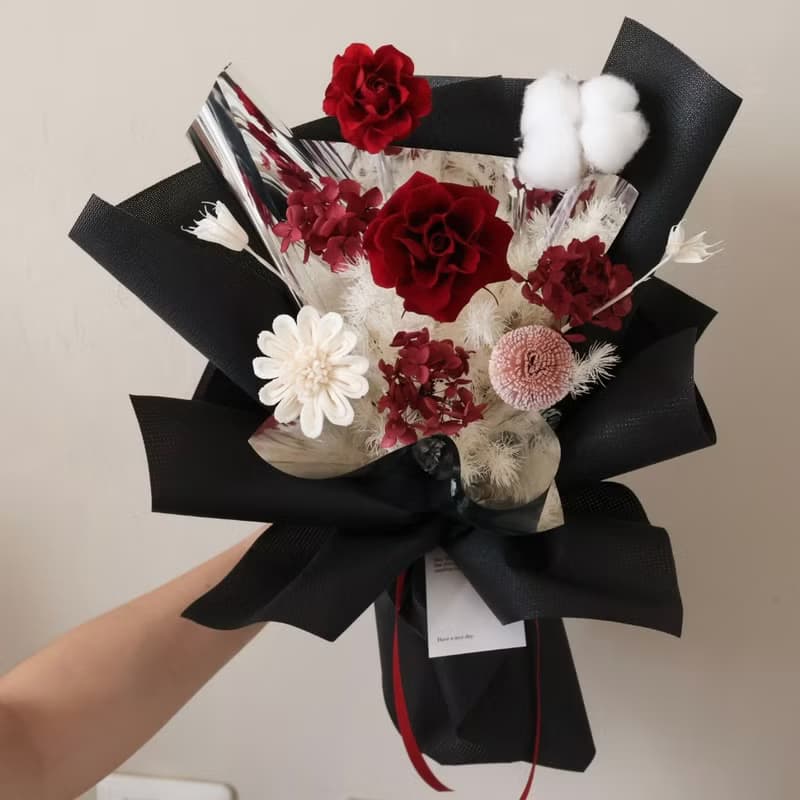 小眾質感 個性黑紅花束 永生花束 情人節花束