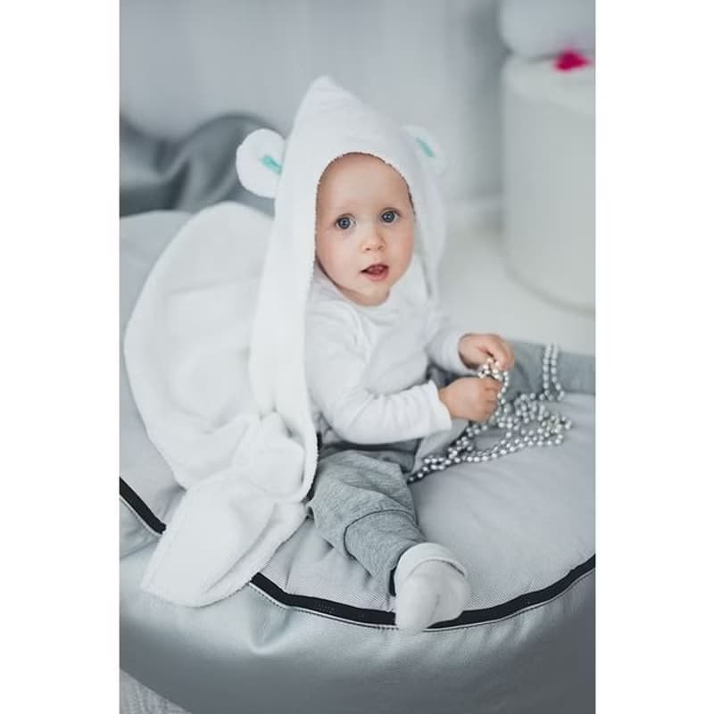 Hooded baby boy towel decorated with blue bear ears