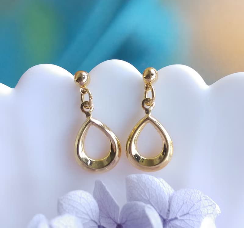 Vintage Jewelry 西洋古董飾品 金色調 小巧水滴狀 針式耳環