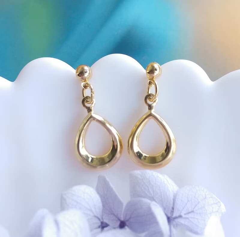 Vintage Jewelry 西洋古董飾品 金色調 小巧水滴狀 針式耳環