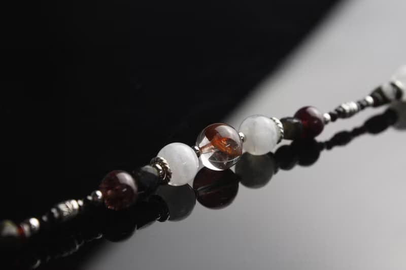 金魚 // 紅膠花水晶月光石紅銅鈦天然石純銀手鍊//