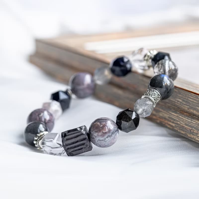 恬靜安謐 Silence 藍光拉長石、阿拉善、極光23 天然水晶手鍊