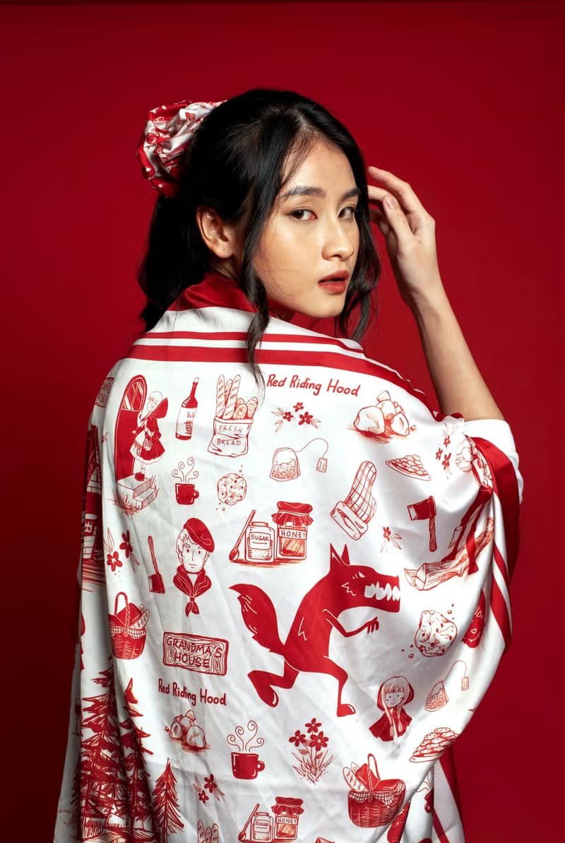 Little Red Riding Hood Outer Scarf
