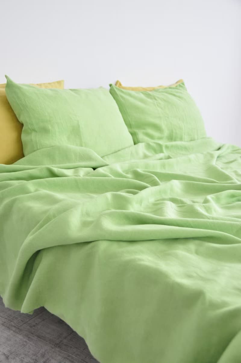 Light green linen sheet set / Flat+fitted sheet+2 pillowcases/Green bedding