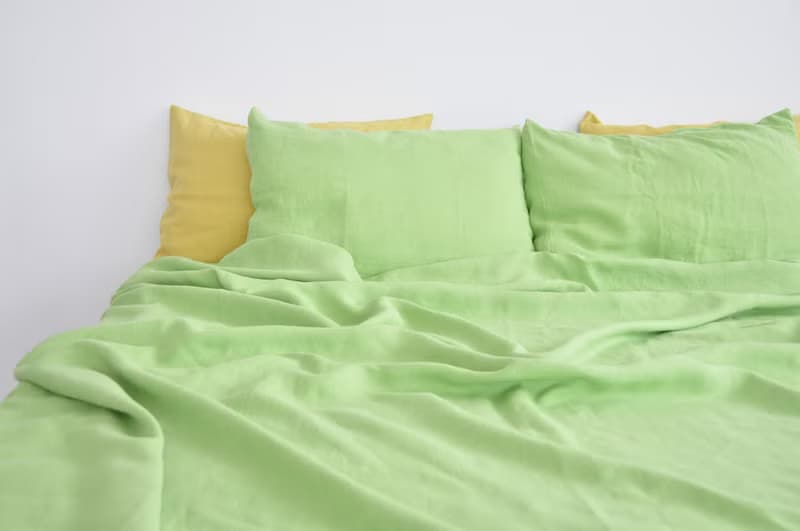 Light green linen sheet set / Flat+fitted sheet+2 pillowcases/Green bedding