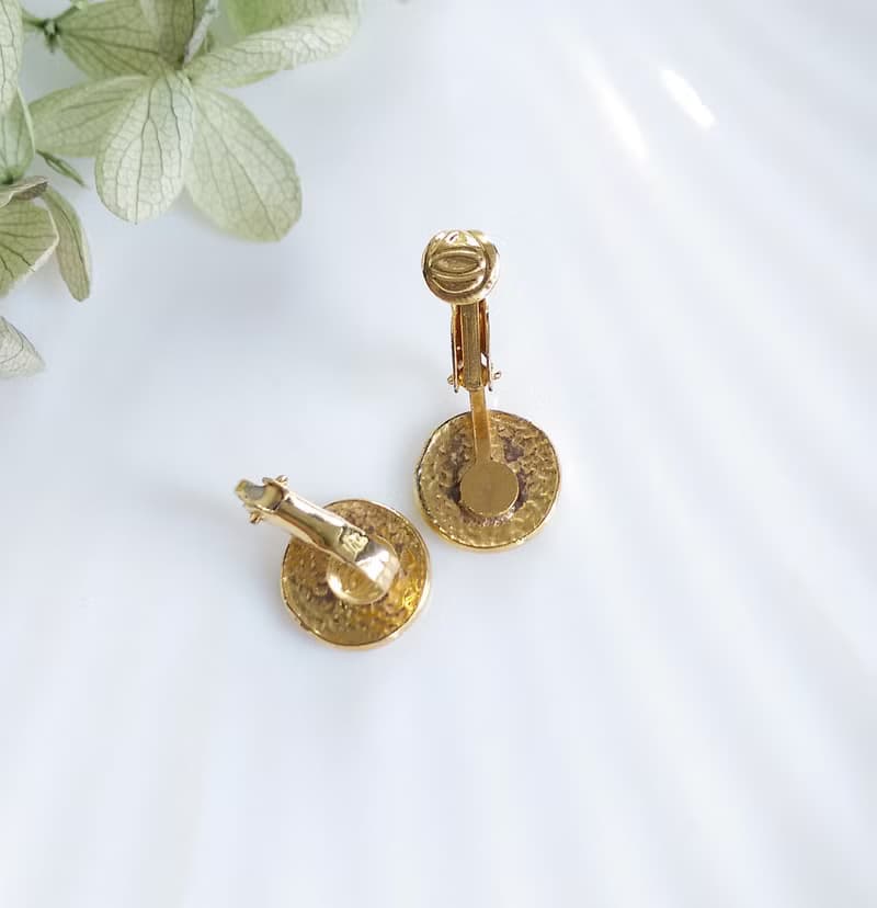 【西洋古董飾品 】黑色調 小巧 鈕扣樣式 可愛 夾式耳環