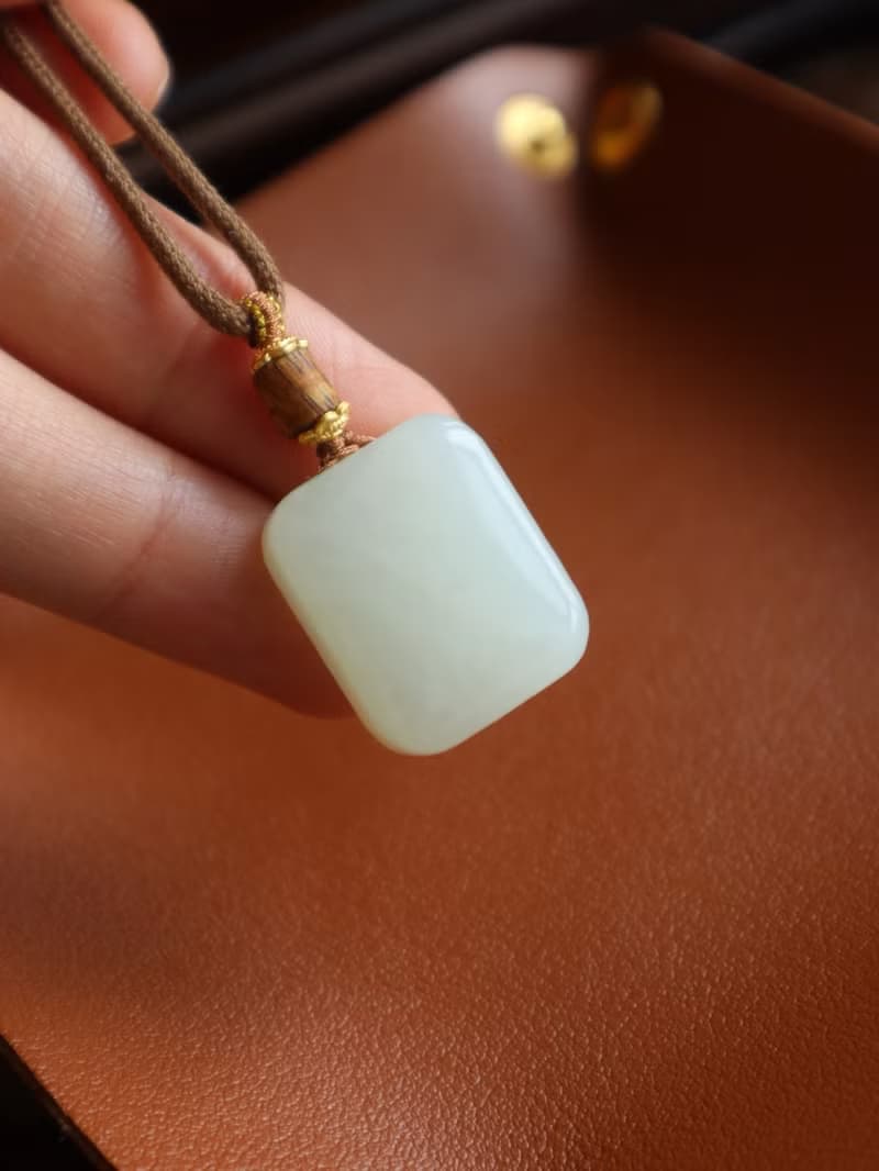 天然羊脂玉無事牌項鏈新疆羊脂玉和田玉吊墜平安喜樂順遂無憂