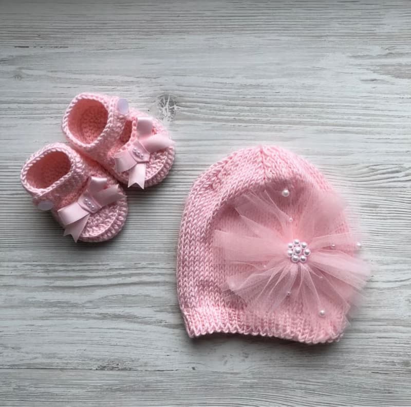 Pink clothing set for baby girl. Hand knit dress, hat, booties for baby.