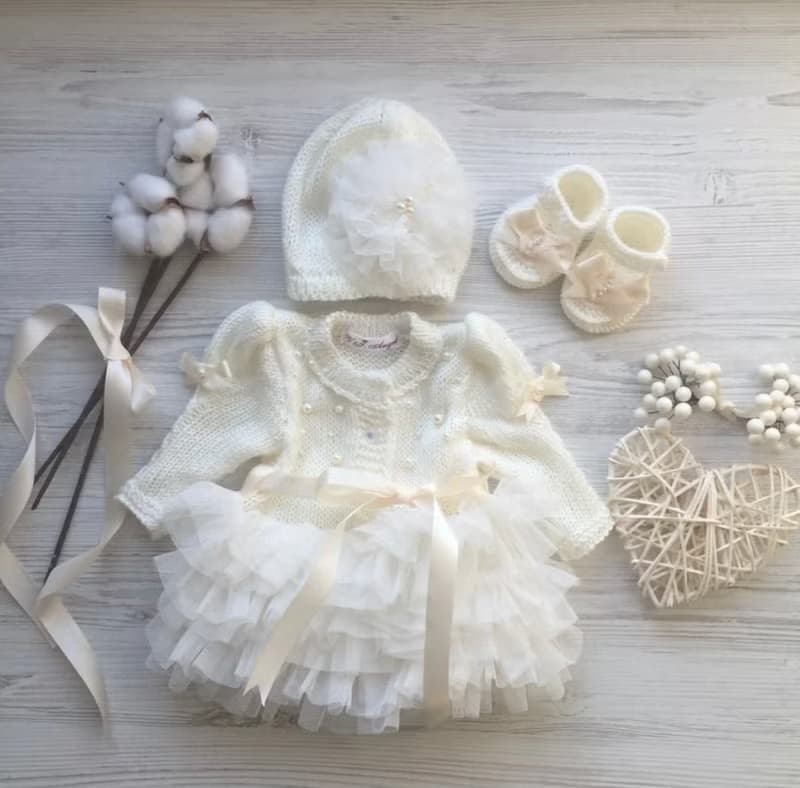Pink clothing set for baby girl. Hand knit dress, hat, booties for baby.