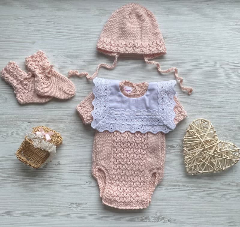 Hand knit pink outfit for baby girl: romper, hat, socks. Take home outfit.