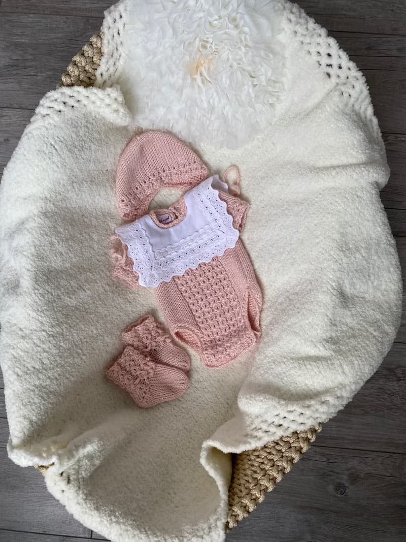 Hand knit pink outfit for baby girl: romper, hat, socks. Take home outfit.