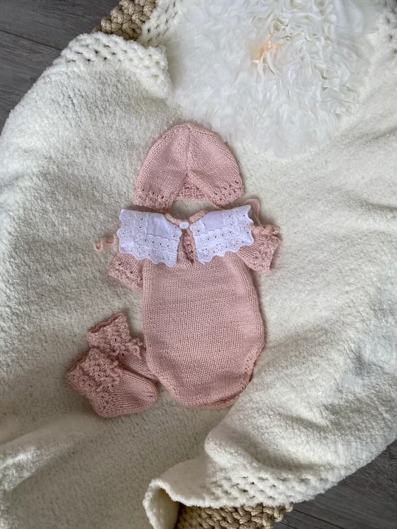 Hand knit pink outfit for baby girl: romper, hat, socks. Take home outfit.