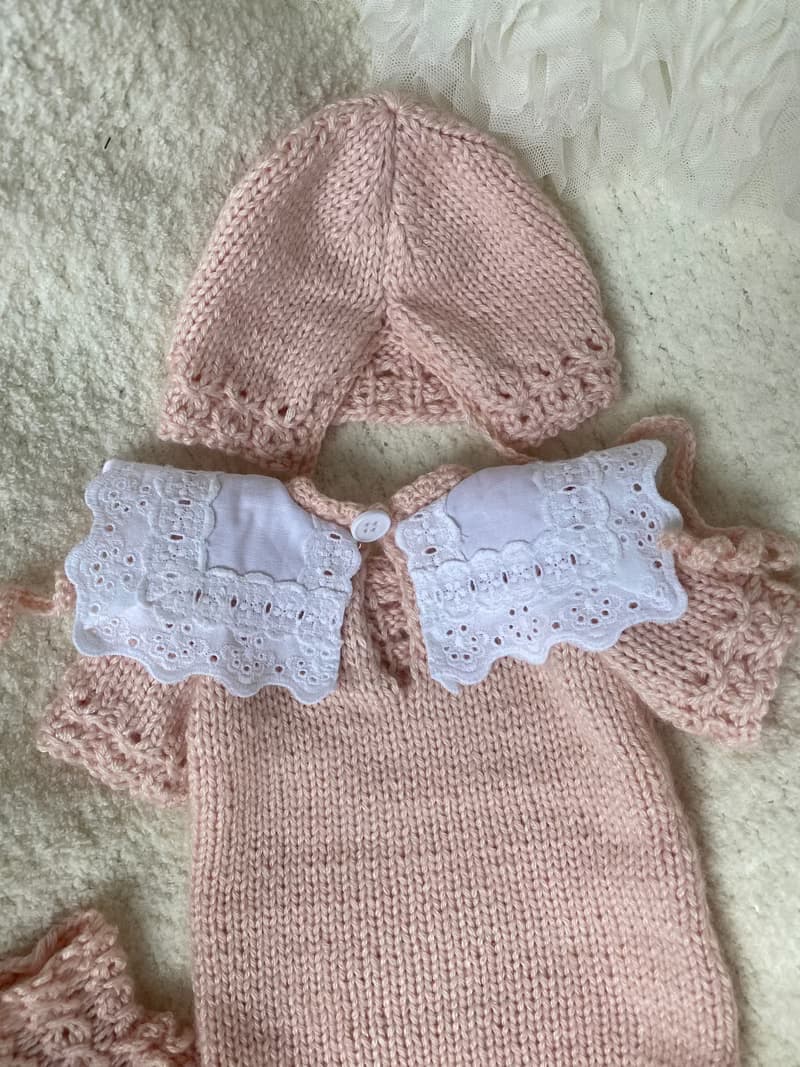 Hand knit pink outfit for baby girl: romper, hat, socks. Take home outfit.