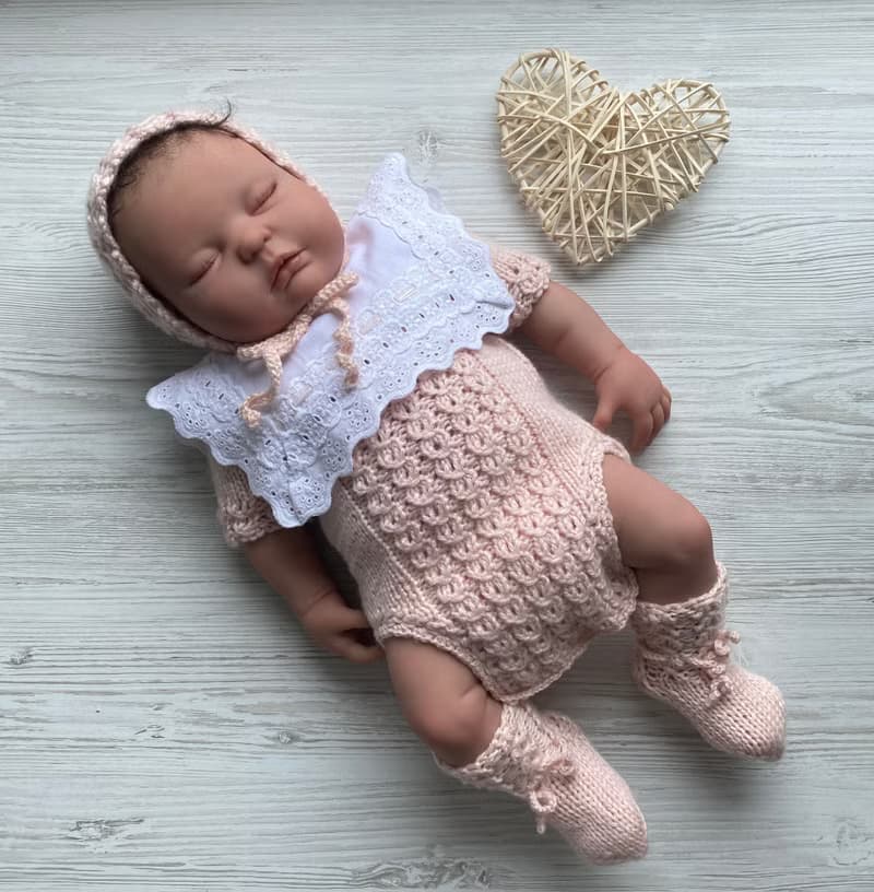 Hand knit pink outfit for baby girl: romper, hat, socks. Take home outfit.
