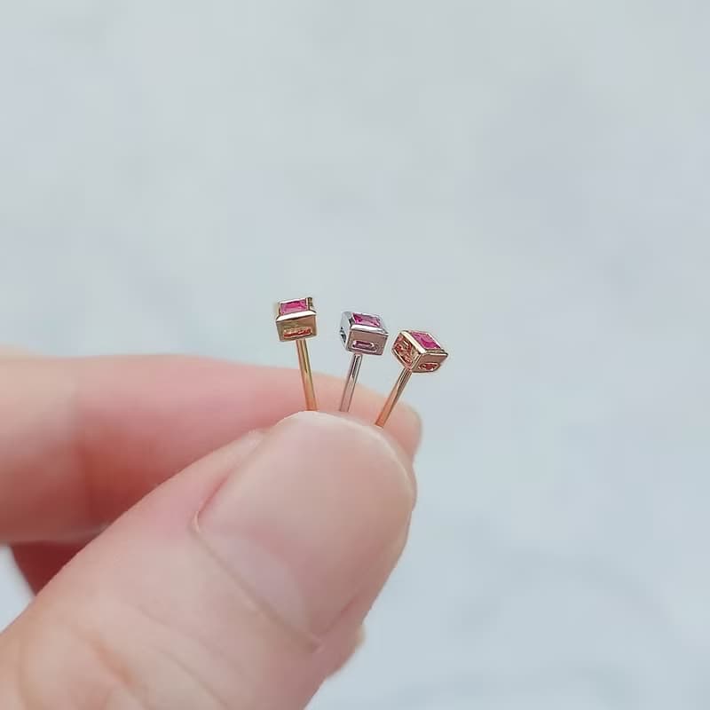 迷你方形天然紅寶石包鑲 純 18K 黃金 白金 玫瑰金 耳環