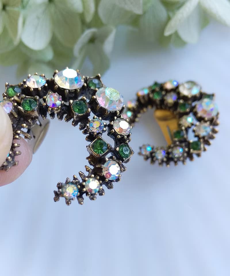 Vintage Jewelry 西洋古董飾品 FLORENZA 璀璨萊茵月型 夾式耳環