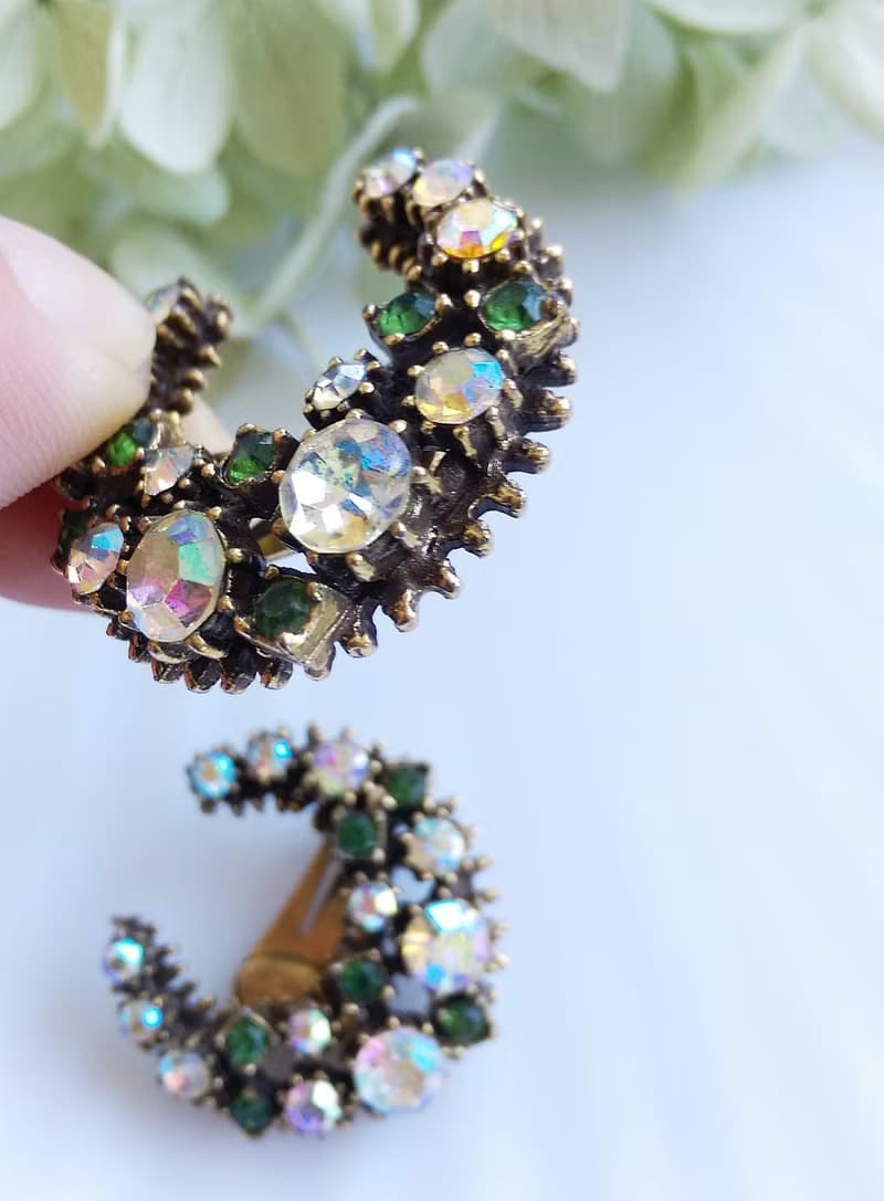 Vintage Jewelry 西洋古董飾品 FLORENZA 璀璨萊茵月型 夾式耳環
