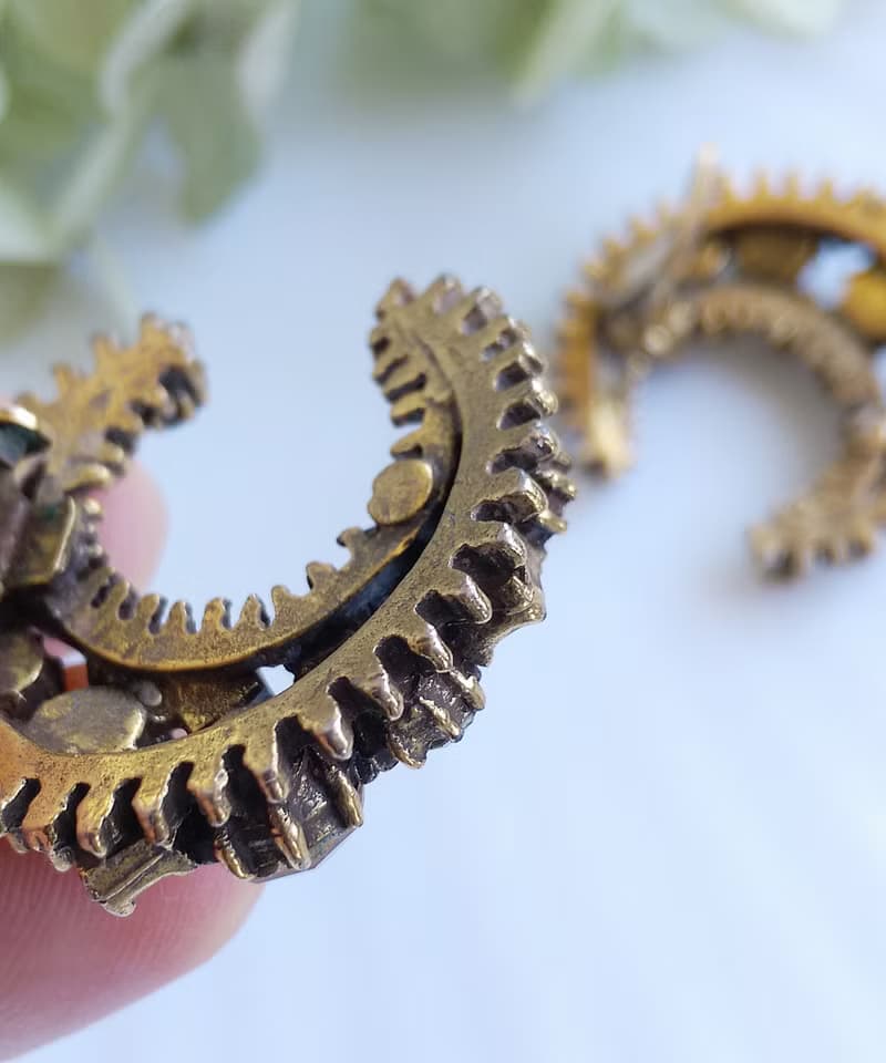 Vintage Jewelry 西洋古董飾品 FLORENZA 璀璨萊茵月型 夾式耳環