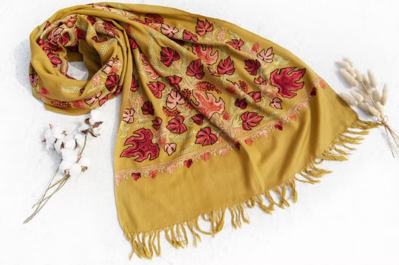 喀什米爾Cashmere 刺繡羊絨圍巾 純羊毛圍巾披巾 戒指絨披肩-花朵