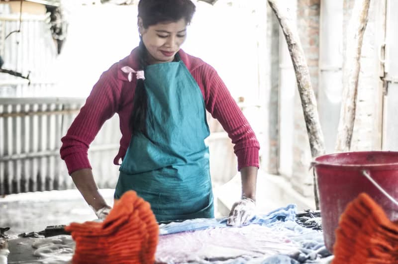羊毛氈手機袋/羊毛氈收納袋/零錢包/悠遊卡套/羊毛氈錢包-刺繡兔