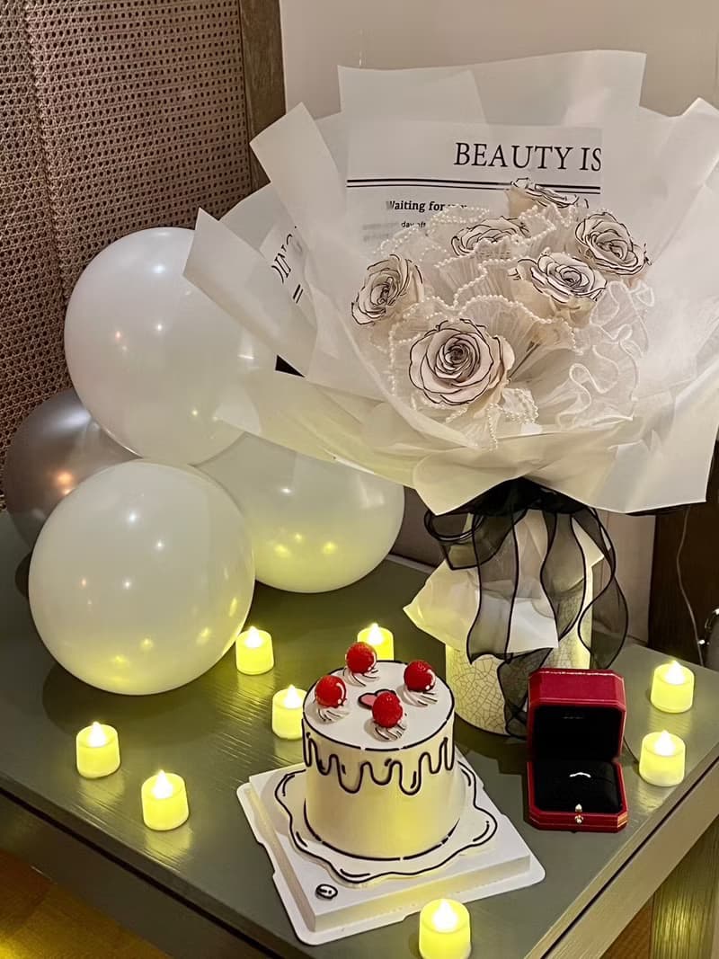 【情人節花束】厄瓜多6朵 香奈兒玫瑰白花束 永生花 情人節 求婚