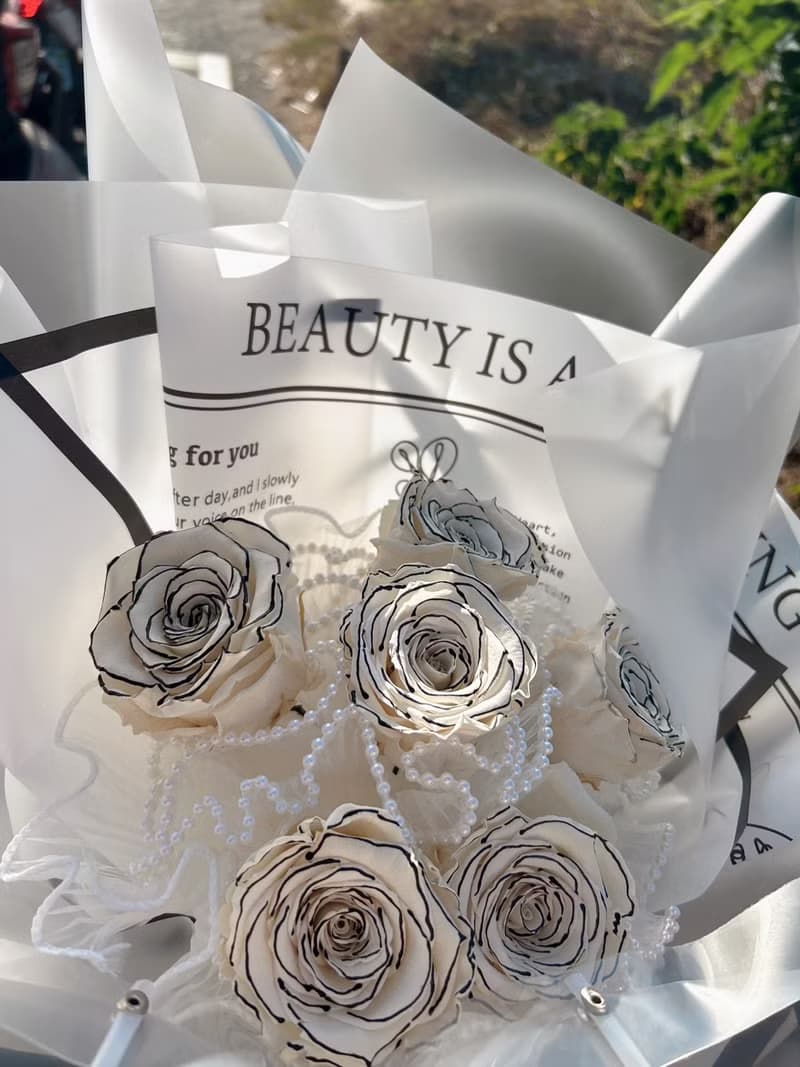 【情人節花束】厄瓜多6朵 香奈兒玫瑰白花束 永生花 情人節 求婚